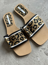 Load image into Gallery viewer, Zara Leopard Sandals - UK 8
