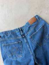 Load image into Gallery viewer, Eseni Jeans
