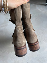 Load image into Gallery viewer, Free Lance Suede Boots - UK 7
