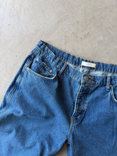 Load image into Gallery viewer, Eseni Jeans
