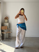 Load image into Gallery viewer, Vintage Patterned Scarf
