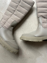 Load image into Gallery viewer, Zara Quilted Boots - UK 6
