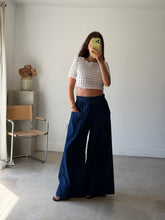 Load image into Gallery viewer, Wiggy Kit Jeans
