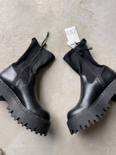 Load image into Gallery viewer, Zara Boots NEW - UK 4
