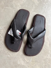 Load image into Gallery viewer, Zara Leather Flip Flops - UK 6
