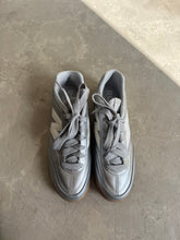 Load image into Gallery viewer, New Balance Silver RC42 Trainers
