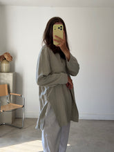 Load image into Gallery viewer, East Linen Blouse
