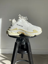 Load image into Gallery viewer, Balenciaga Triple S Trainers - UK 6
