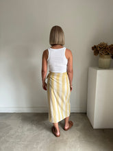Load image into Gallery viewer, Mango Linen Blend Skirt
