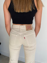 Load image into Gallery viewer, Vintage Levi 501 Jeans
