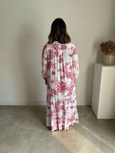 Load image into Gallery viewer, Melissa Odabash Floral Dress
