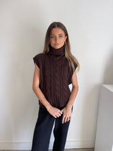 Load image into Gallery viewer, H&amp;M Knitted Vest
