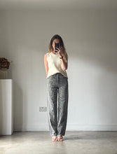 Load image into Gallery viewer, Stradivarius Leopard Jeans
