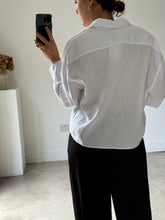 Load image into Gallery viewer, Zara Linen Cropped Shirt
