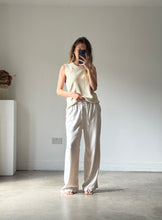 Load image into Gallery viewer, Linen Blend Drawstring Trousers
