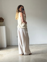 Load image into Gallery viewer, Linen Blend Drawstring Trousers
