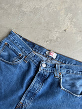 Load image into Gallery viewer, Vintage Levi 501 Jeans

