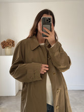 Load image into Gallery viewer, Burberry Trench Coat
