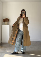 Load image into Gallery viewer, Burberry Trench Coat
