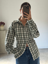 Load image into Gallery viewer, Fuchsia Shaw Collete Shirt
