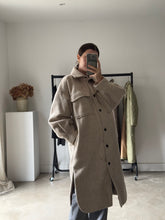 Load image into Gallery viewer, H&amp;M Coat
