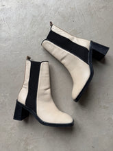 Load image into Gallery viewer, Topshop Heeled Boots - UK 6
