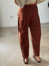 Load image into Gallery viewer, Everlane Barrel Leg Jeans NEW
