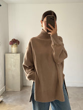 Load image into Gallery viewer, H&amp;M Knit Jumper NEW
