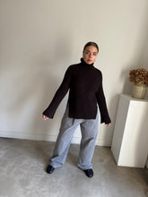 Load image into Gallery viewer, H&amp;M Wool Turtle Neck Jumper
