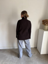 Load image into Gallery viewer, H&amp;M Wool Turtle Neck Jumper
