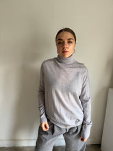 Load image into Gallery viewer, GAP Wool Turtle Neck
