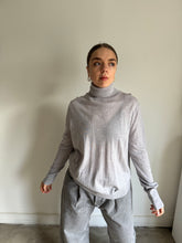 Load image into Gallery viewer, GAP Wool Turtle Neck
