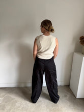 Load image into Gallery viewer, H&amp;M Trousers NEW
