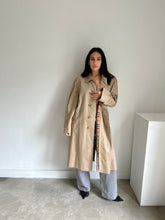 Load image into Gallery viewer, Burberry Trench Coat
