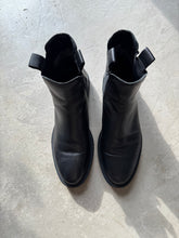 Load image into Gallery viewer, Zara Ankle Boots - UK 7
