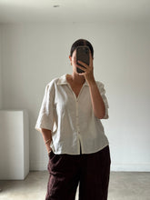 Load image into Gallery viewer, Linen Blouse
