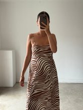 Load image into Gallery viewer, Faithful The Brand Zebra Linen Dress
