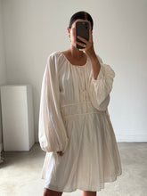 Load image into Gallery viewer, H&amp;M Dress
