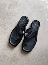 Load image into Gallery viewer, Warehouse Sandals - UK 5
