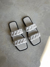 Load image into Gallery viewer, H&amp;M Sandals - UK 6
