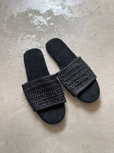 Load image into Gallery viewer, Urban Outfitters - UK7
