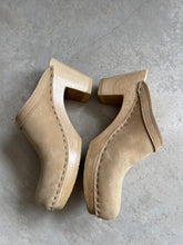 Load image into Gallery viewer, No6 Clogs - UK 6
