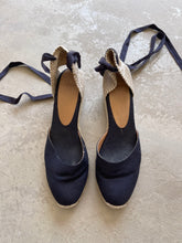 Load image into Gallery viewer, CASTAÑER Shoes - UK 8
