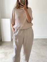 Load image into Gallery viewer, H&amp;M Linen Trousers
