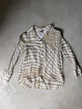 Load image into Gallery viewer, Massimo Dutti Blouse
