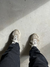 Load image into Gallery viewer, Vintage Levis Jeans

