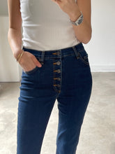 Load image into Gallery viewer, Veronica Beard Jeans

