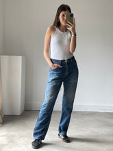 Load image into Gallery viewer, Levi 505 Jeans
